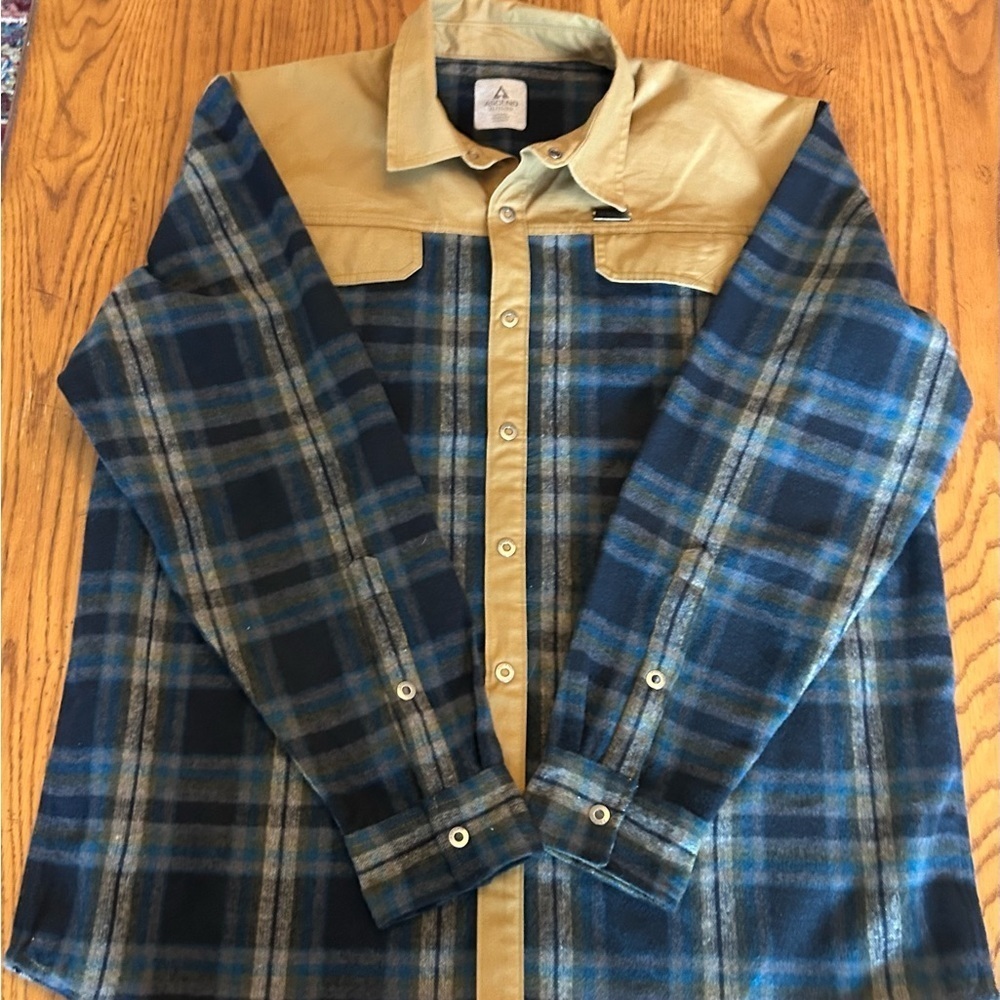 Ascend Men’s Shirt Jacket
Size XL